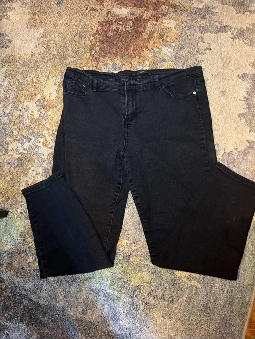 Straight Leg Women’s Jeans in Black